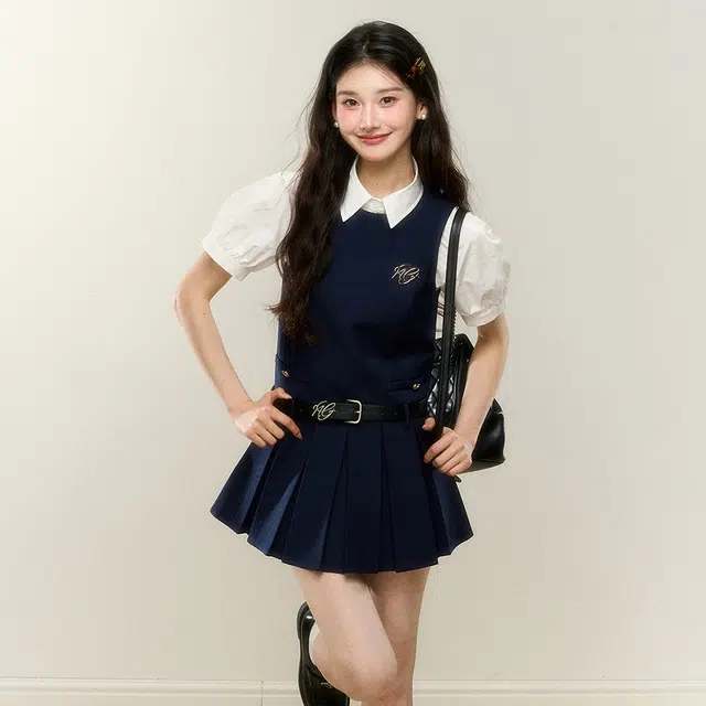 果瑱 学院风韩系美式复古时高级设计感小众氛围感百搭白色收腰衬衫短袖上衣无袖百褶裙两件套裙装套装 女款