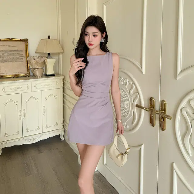 果瑱 千金风质感穿搭性感辣妹极简主义法式甜美温柔背后蝴蝶结设计感时尚气质短款无袖连衣裙 女款