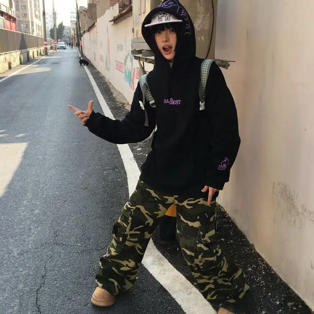 果瑱 美式高街小众设计感字母连帽宽松百搭舒适时尚潮牌休闲卫衣 女款