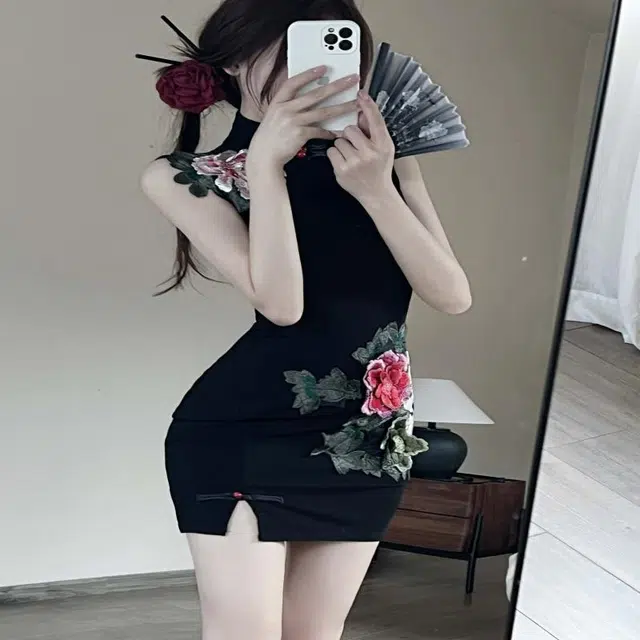 果瑱 新中式刺绣牡丹花改良旗袍精致复古甜美少女穿搭极简主义无袖连衣裙 女款