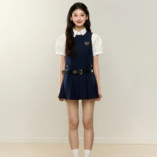 果瑱 学院风韩系美式复古时高级设计感小众氛围感百搭白色收腰衬衫短袖上衣无袖百褶裙两件套裙装套装 女款