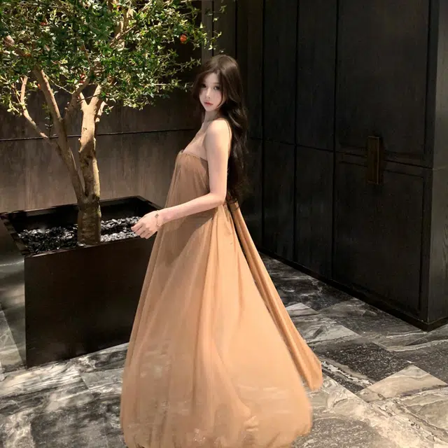 果瑱 法式高级感辣妹露背度假长裙无袖连衣裙 女款