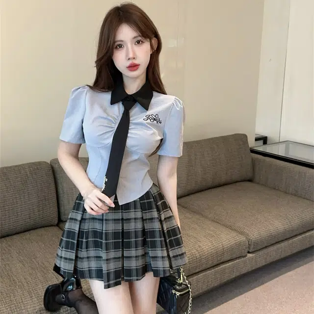 果瑱 日系学院风小众设计感短袖上衣高腰格子百褶裙裙装套装 女款