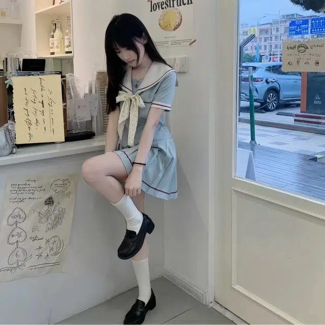 果瑱 学院风小众设计感海军领上衣短袖高腰百褶裙裙装套装 女款