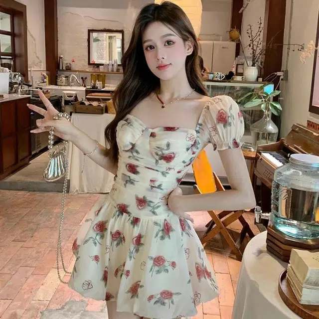 果瑱 油画碎花多巴胺法式泡泡袖高级感甜美小个子短裙短袖连衣裙 女款