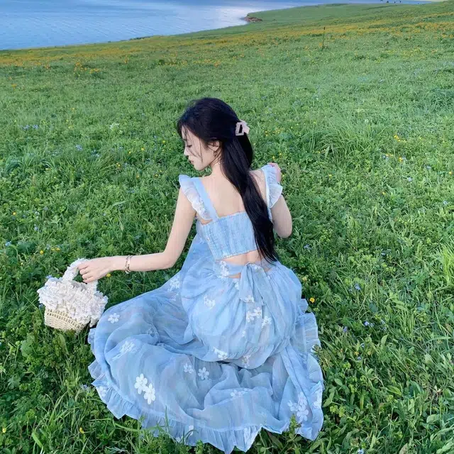 果瑱 乖乖女穿搭甜美少女极简主义法式小清新刺绣小花露背海岛度假旅游出片长裙短袖连衣裙 女款