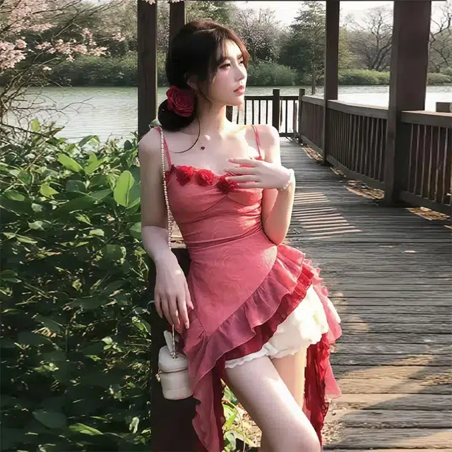 果瑱 两件套不规则荷叶边吊带裙外穿修身显瘦裙装套装 女款