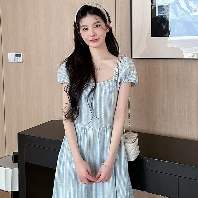 果瑱 乖乖女穿搭甜美少女极简主义法式优雅简洁条纹设计宽松显瘦度假风短袖连衣裙 女款