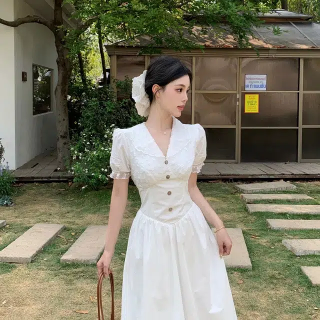 果瑱 千金风质感穿搭性感辣妹极简主义法式气质优雅蕾丝白月光裙短袖连衣裙 女款