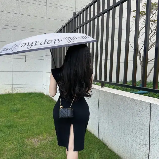 果瑱 法式气质时尚高级感镶钻包臀千金风质感穿搭性感辣妹极简主义海岛度假穿搭优雅洋气无袖连衣裙 女款