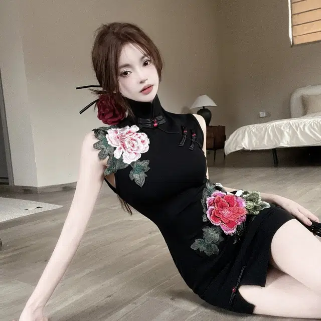 果瑱 新中式刺绣牡丹花改良旗袍精致复古甜美少女穿搭极简主义无袖连衣裙 女款