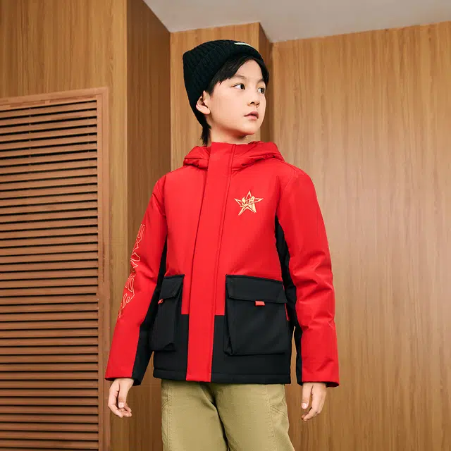 鸿星尔克儿童 亲肤保暖舒适柔软羽绒服 东方红 青少年