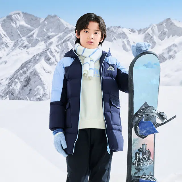 鸿星尔克儿童 保暖连帽舒适柔软羽绒服 蓝黑色 青少年