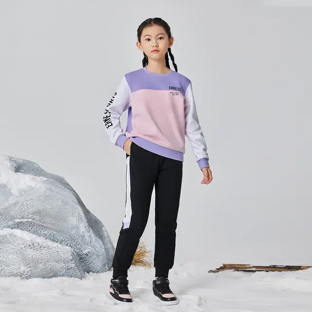 尔克儿童 鸿星尔克 童装 撞色字母印花落肩袖卫衣束脚休闲裤加绒加厚保暖套装 女童 冰沙紫