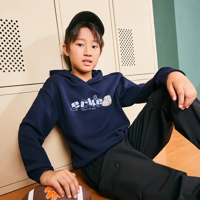 鸿星尔克儿童 连帽舒适柔软轻盈卫衣 蓝黑色 青少年