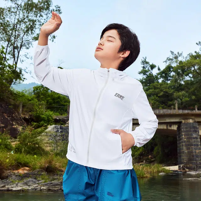 大童 鸿星尔克儿童 纯色拉链连帽长袖防晒服 正白