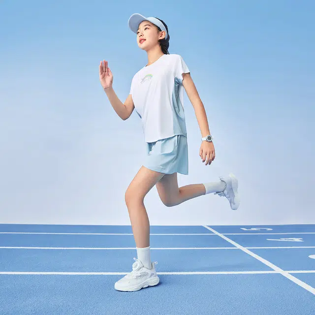 鸿星尔克儿童休闲运动套装 综训系列 圆领拼色短袖柔软束脚五分裤裤 儿童款