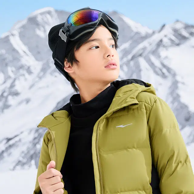 鸿星尔克儿童 拼接拉链连帽舒适透气休闲羽绒服 秋烟绿 青少年