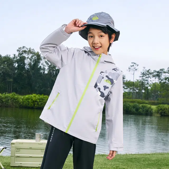 鸿星尔克儿童大衣 户外系列 简约舒适连帽长袖 钛金灰 青少年