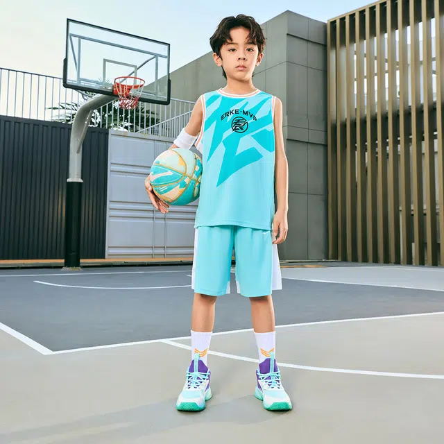 鸿星尔克儿童休闲运动套装 无畏时尚洋气百搭字母印花拼色篮球服 青少年