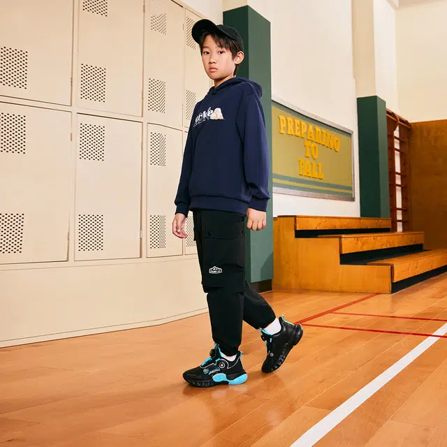 鸿星尔克儿童 连帽舒适柔软轻盈卫衣 蓝黑色 青少年