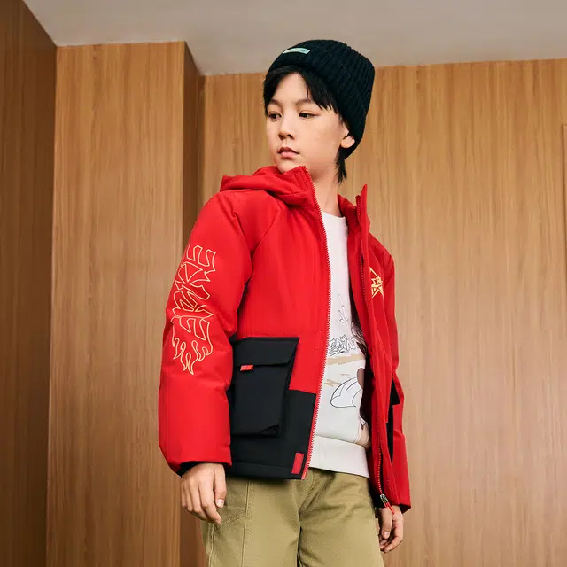 鸿星尔克儿童 亲肤保暖舒适柔软羽绒服 东方红 青少年
