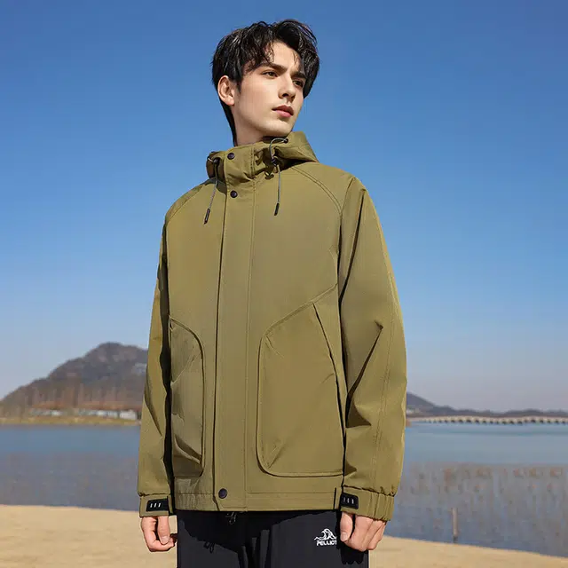 美力城 山系户外三防连帽抽绳高级感工装登山骑行百搭休闲夹克外套 男款