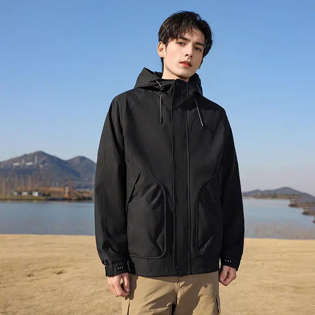 美力城 山系户外三防连帽抽绳高级感工装登山骑行百搭休闲夹克外套 男款
