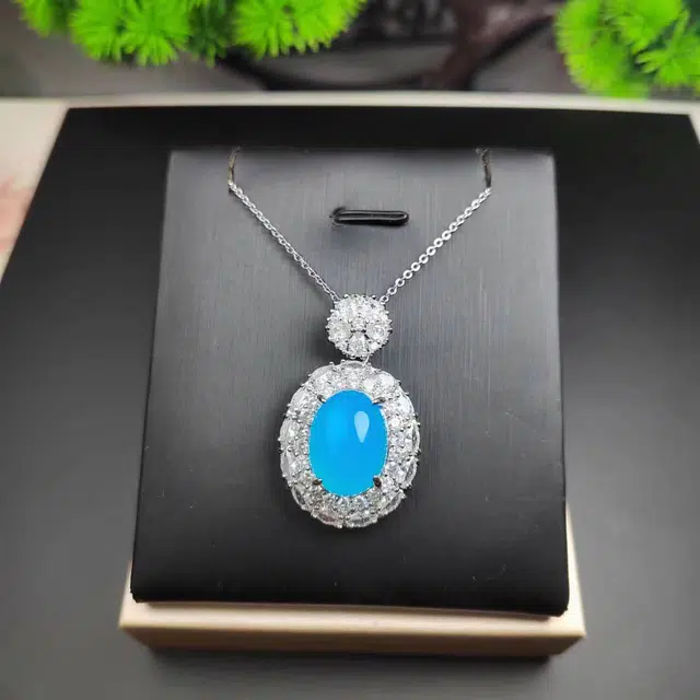 赐帛 轻奢潮流精致天空蓝冰种玉髓吊坠 简约时尚 气质款 女士 玉石项链