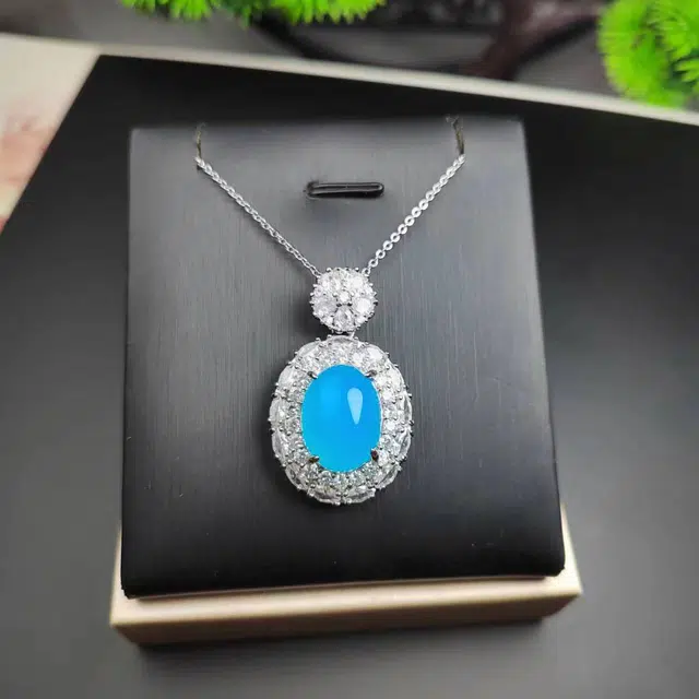 赐帛 轻奢潮流精致天空蓝冰种玉髓吊坠 简约时尚 气质款 女士 玉石项链