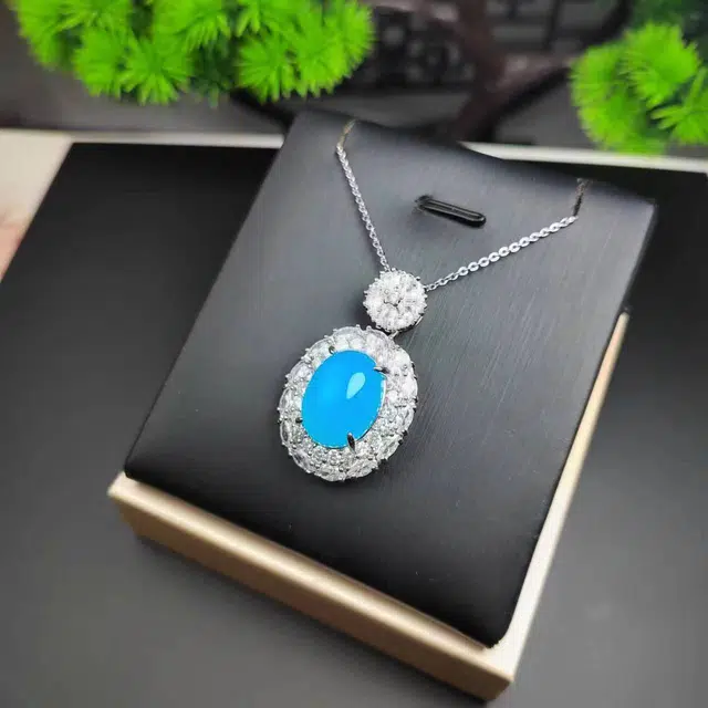 赐帛 轻奢潮流精致天空蓝冰种玉髓吊坠 简约时尚 气质款 女士 玉石项链