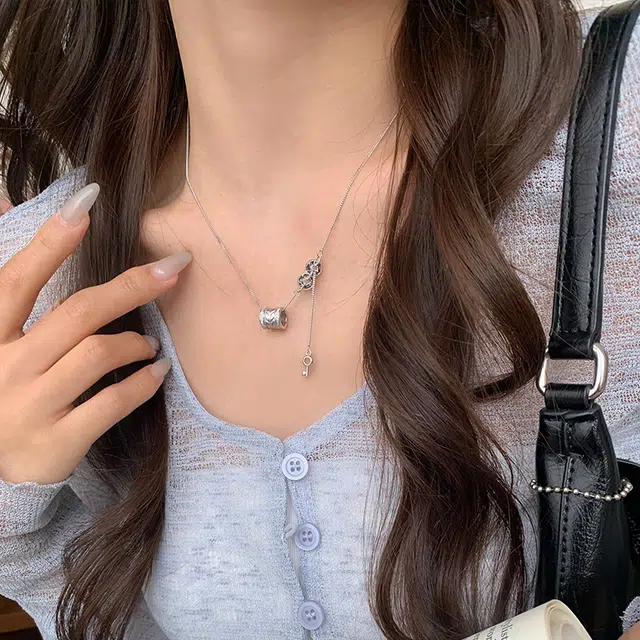 S925