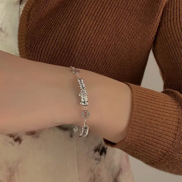 S925
