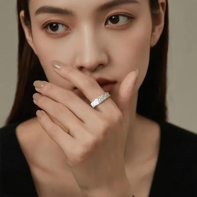 S925