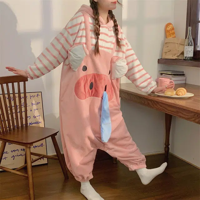 桔内 可爱卡通鼻涕小猪加厚保暖御寒外穿家居连体衣 女款 图片色
