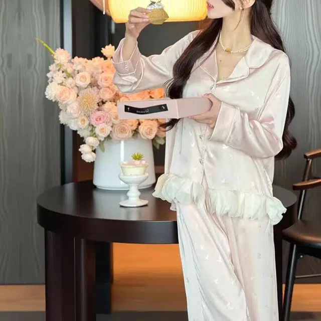 桔内 高颜值  轻奢甜美蝴蝶压花 睡衣套装 女款