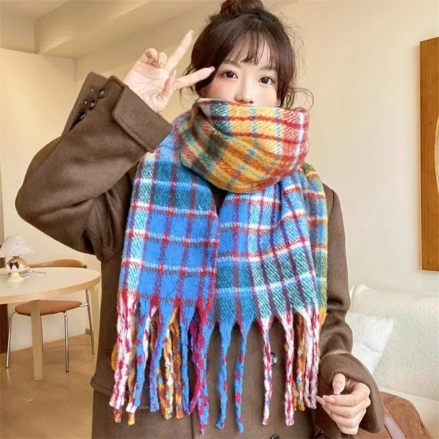 北极绒 彩虹格子流苏冬季新款韩版百搭保暖围脖披肩两用加厚 聚酯纤维 绒线围巾 男女同款情侣款