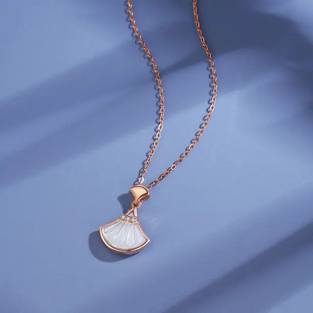 ins 18K