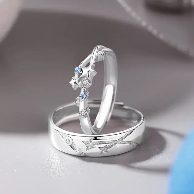 925