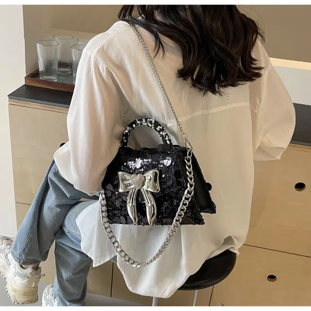 小熊依恋/新款 闪亮不灵宴会金属亮片蝴蝶结时尚手提 单肩斜挎包 女款 多色