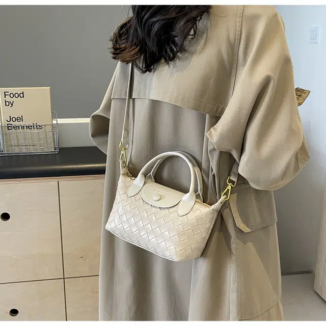 小熊依恋/托特单肩包 流行通勤 手提包 时尚百搭 斜挎包 大容量包包