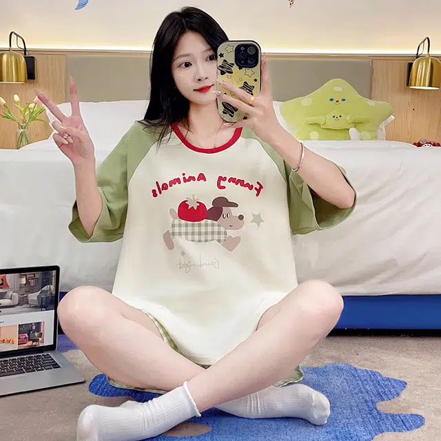 芬腾可安 可外穿的圆领轻便带胸垫一体式柔软设计感舒适微弹细腻简约亲肤家居服短袖三分裤春夏季睡衣套装 女款