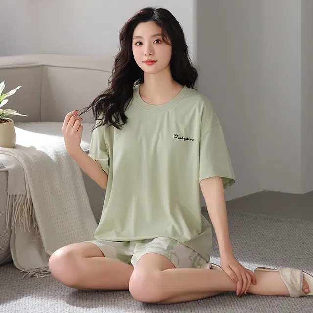 芬腾可安 韩版简约休闲带胸垫透气宽松设计感显瘦亲肤舒适宿舍外出都可穿的家居服短袖三分裤睡衣套装 女款