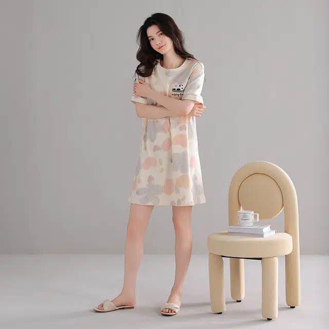 芬腾可安 亲肤韩版甜美简约休闲透气轻盈舒适时尚圆领细腻可爱带胸垫短袖居家睡裙 女款 杏色