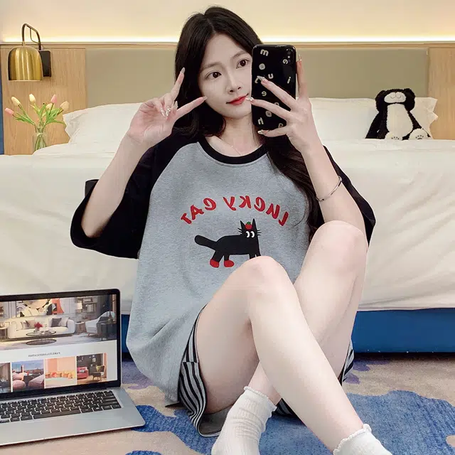 芬腾可安 可外穿的圆领轻便带胸垫一体式甜美柔软亲肤设计感舒适微弹细腻简约家居服短袖三分裤春夏季睡衣套装 女款
