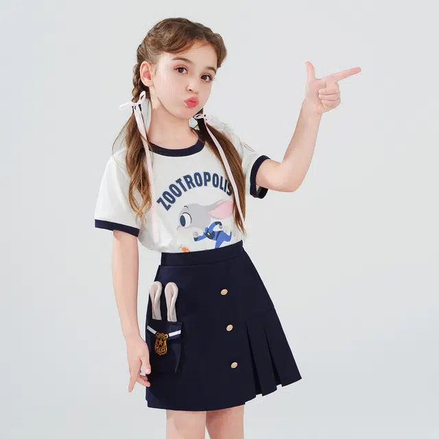 DisneyT