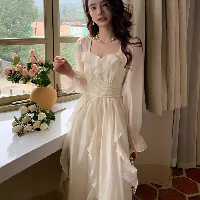 玉儿恋 掌上明珠 法式百搭休闲简约甜美森系仙女荷叶边纯色宽松气质方领收腰温柔仙女中长款长袖连衣裙 女款 杏色