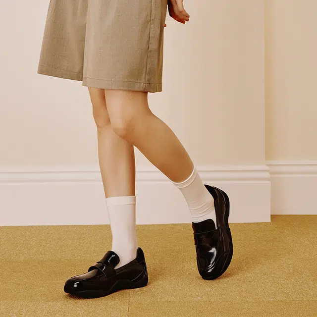 TOOMANYSHOES