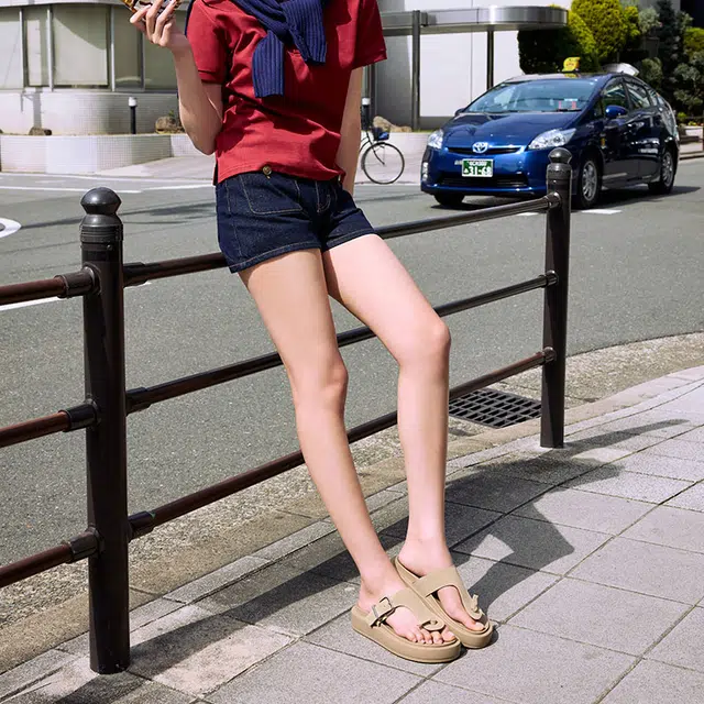 TOOMANYSHOES
