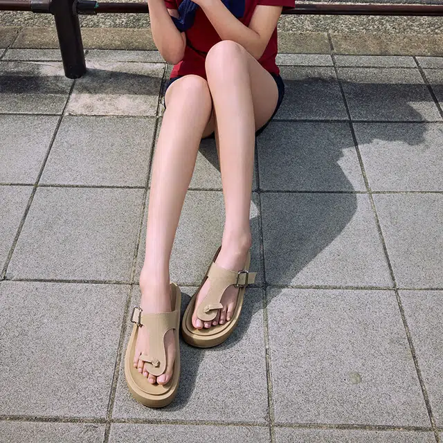 TOOMANYSHOES